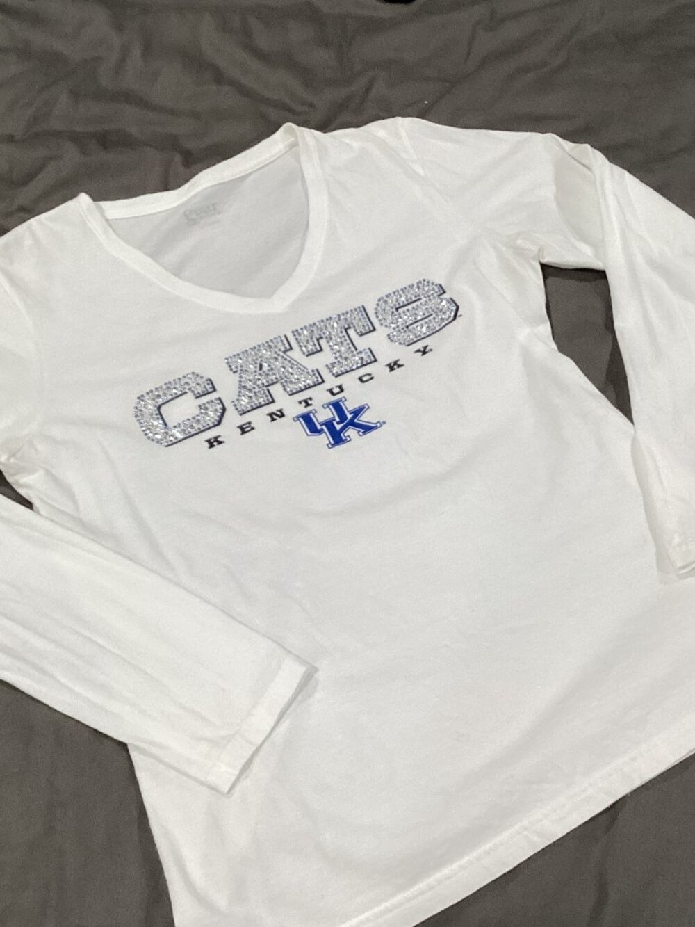 Gear for Sports White V-neck Embellished KY Wildcats Long-sleeve T-shirt - Large